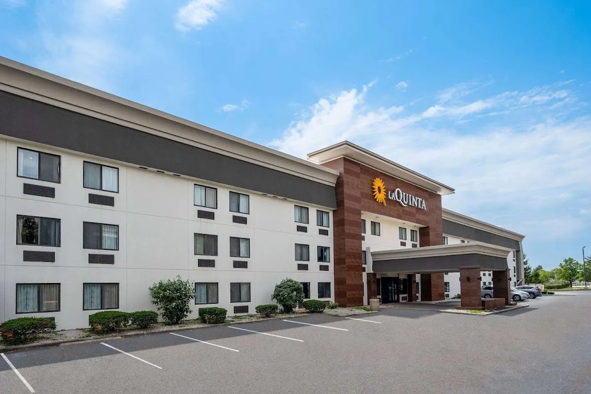 La Quinta Inn by Wyndham Indianapolis Airport Executive Dr