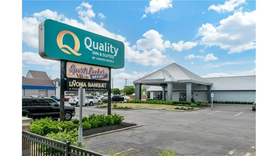 Quality Inn & Suites Livonia - Detroit