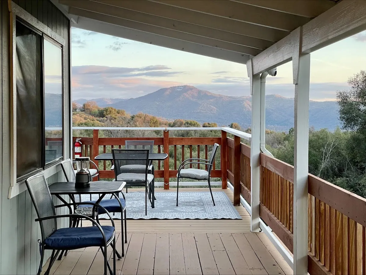 Sierra Mountain Lodge - Yosemite
