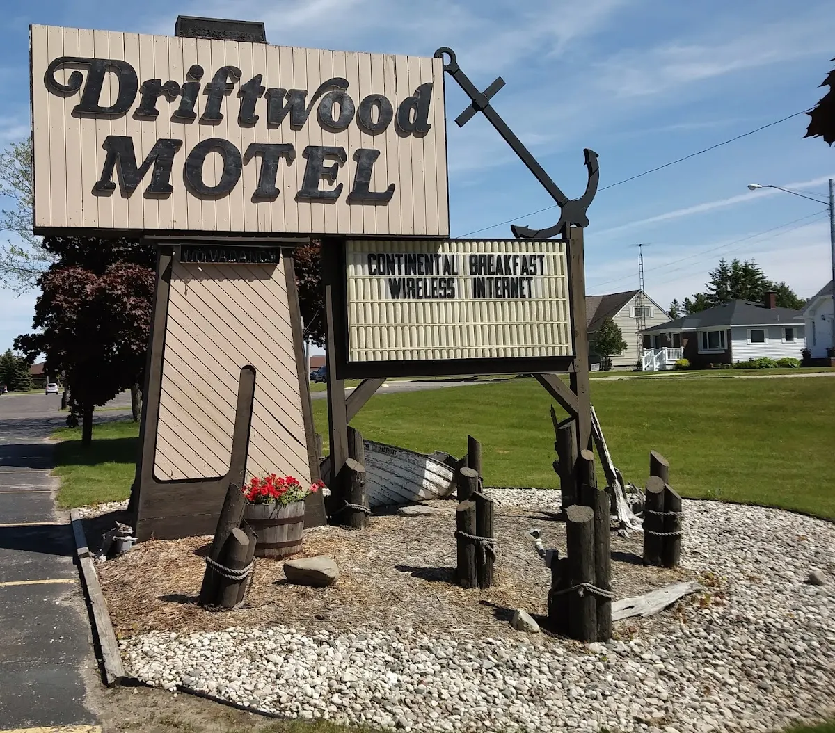 Driftwood Motel