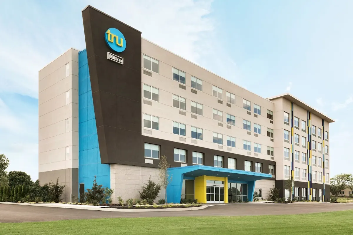 Tru by Hilton Lancaster East