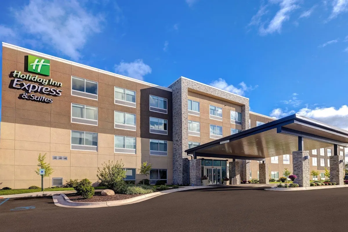 Holiday Inn Express & Suites Brighton by IHG