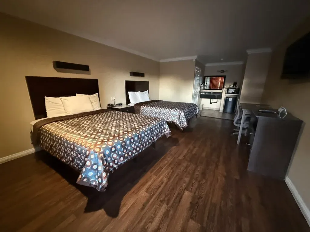 Anaheim Astoria Inn and Suites