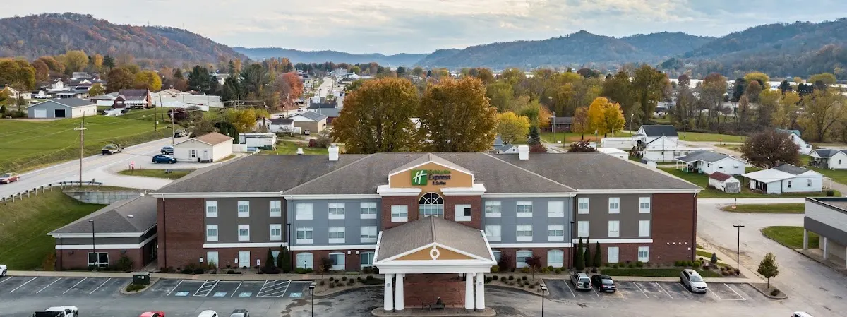 Holiday Inn Express & Suites New Martinsville, an IHG Hotel