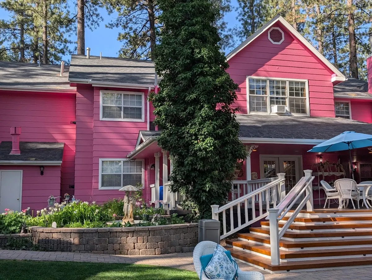 Apples Bed & Breakfast Inn