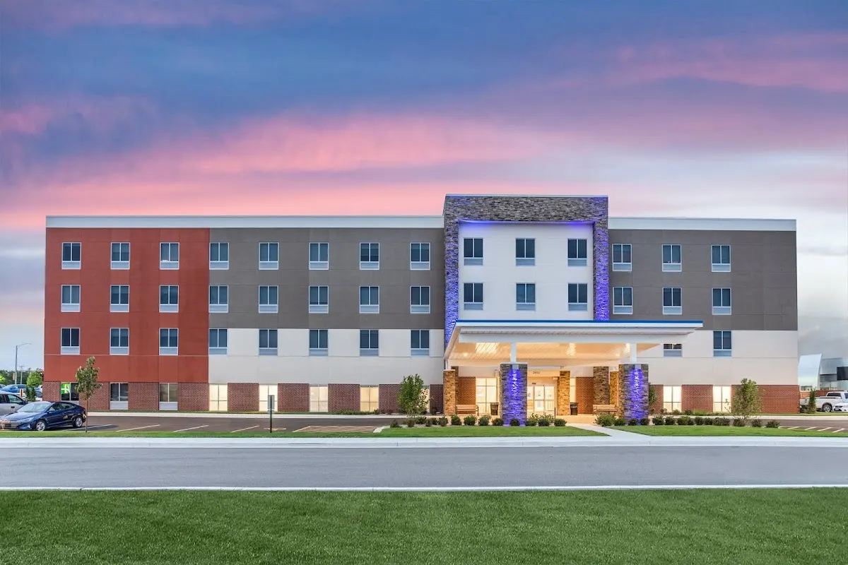 Holiday Inn Express & Suites Ottawa by IHG