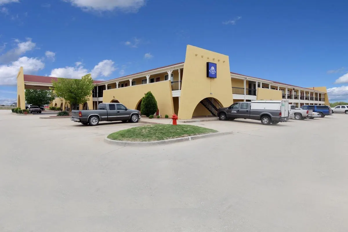Americas Best Value Inn & Suites Yukon Oklahoma City