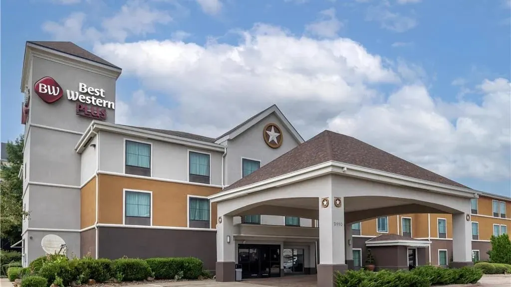 Best Western Plus Denton Inn & Suites