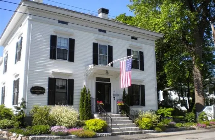 Benjamin F. Packard House Bed and Breakfast