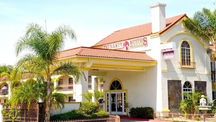 Dynasty Suites Hotel