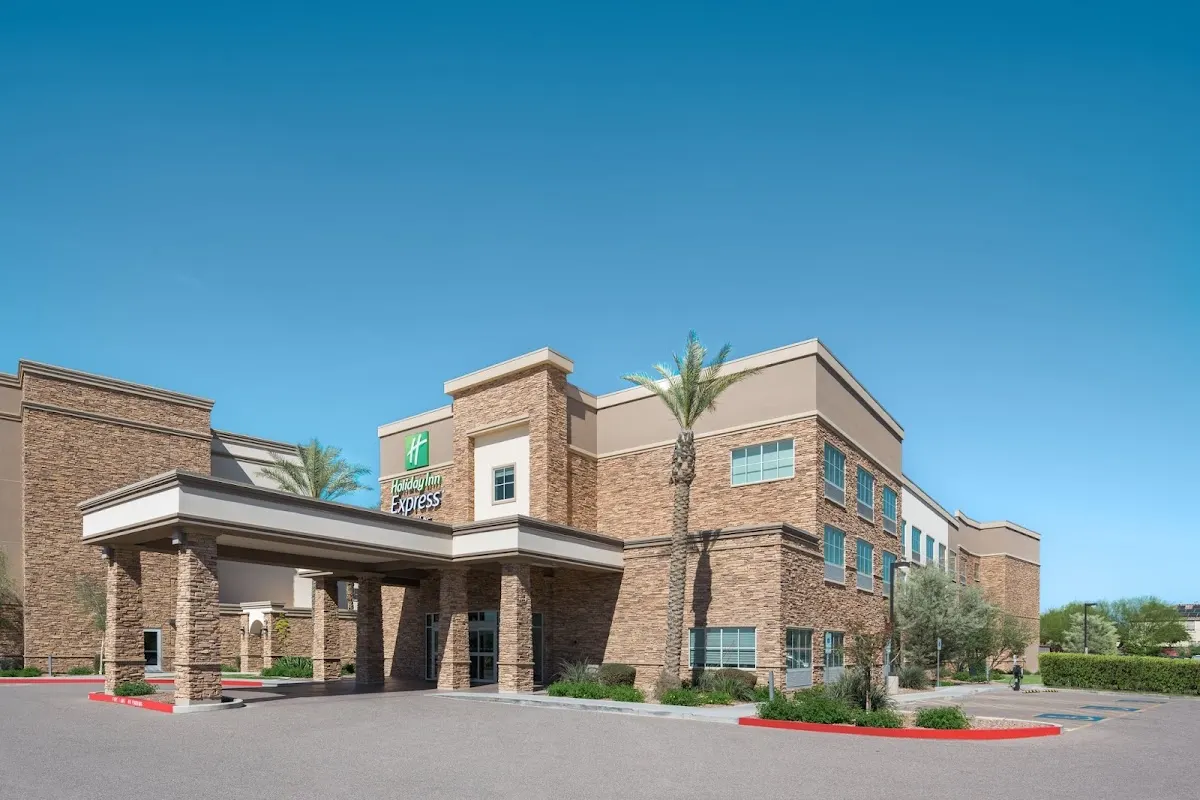 Holiday Inn Express & Suites Phoenix East - Gilbert by IHG