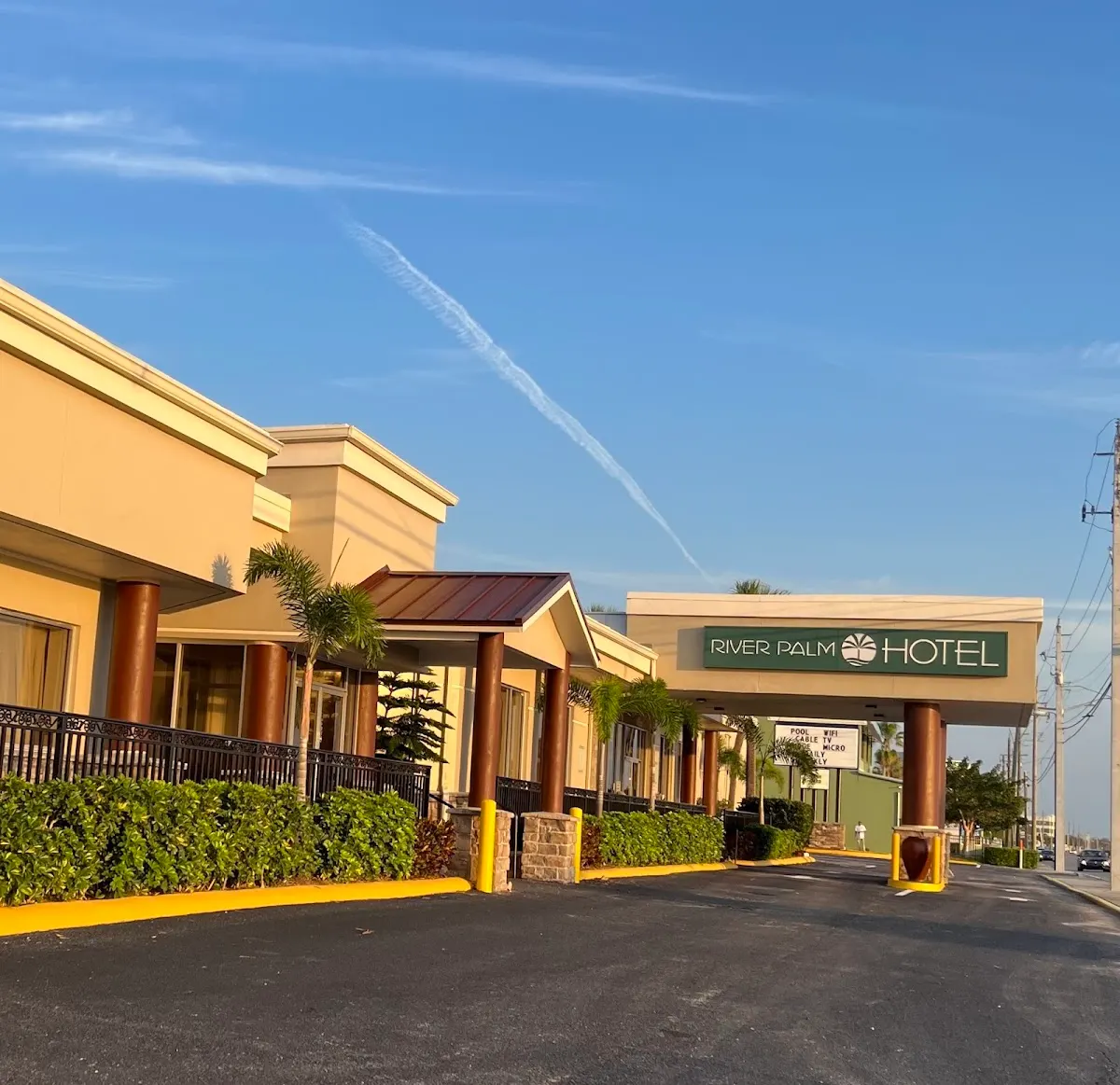 River Palm Hotel