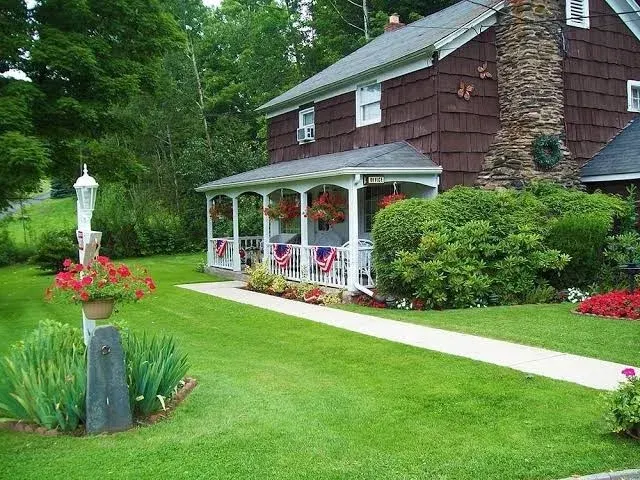 Cave Mountain Motel