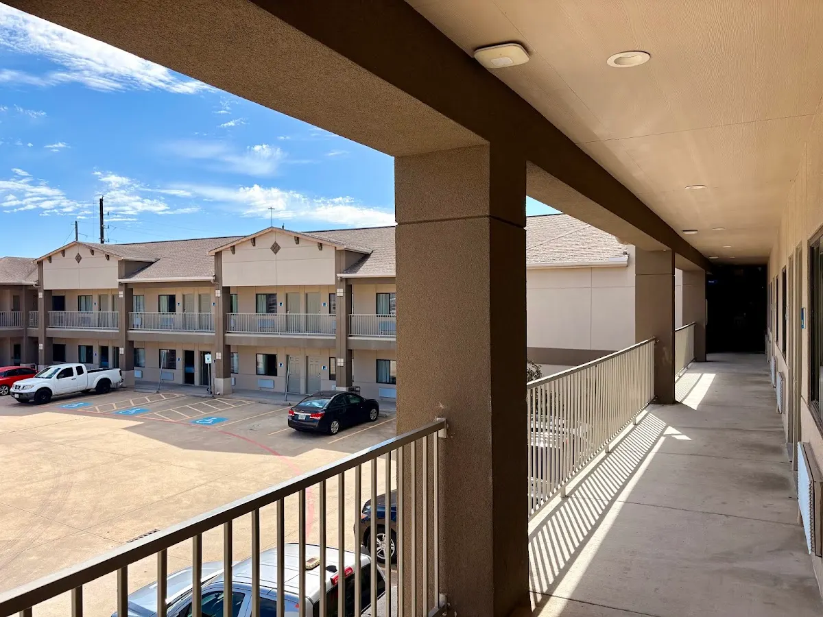 Days Inn & Suites by Wyndham Katy