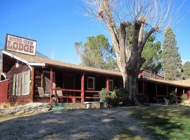Riverview Lodge