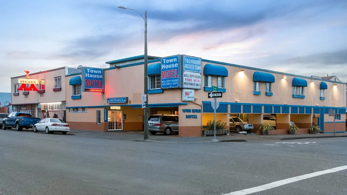 Town House Motel - Historic Old Town