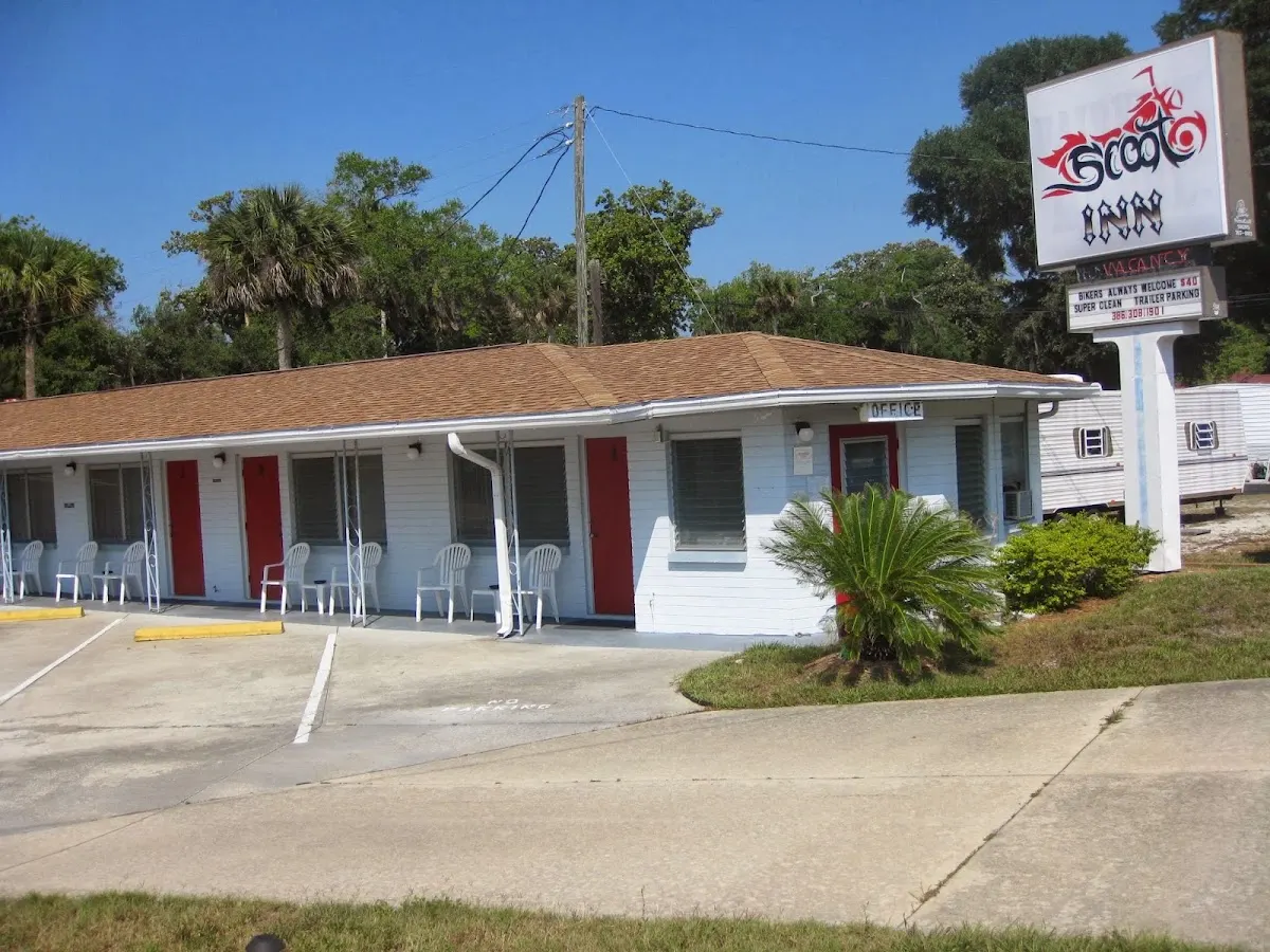 Scoot Inn