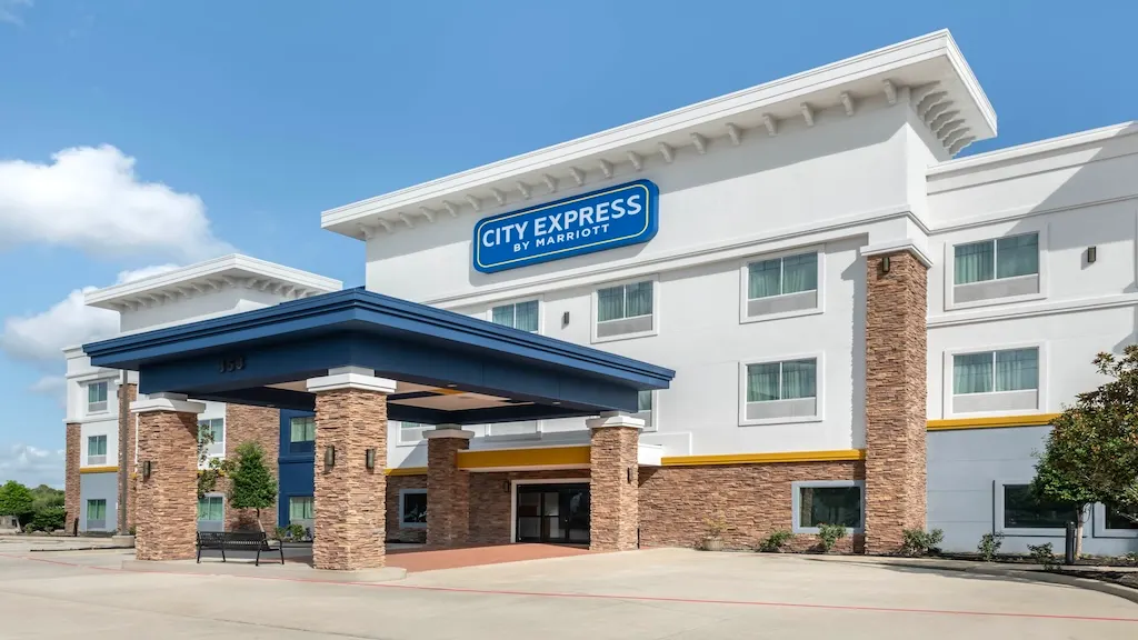 City Express by Marriott Spring