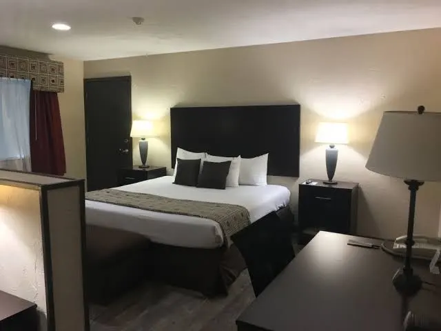 Broadway Inn & Suites OKC