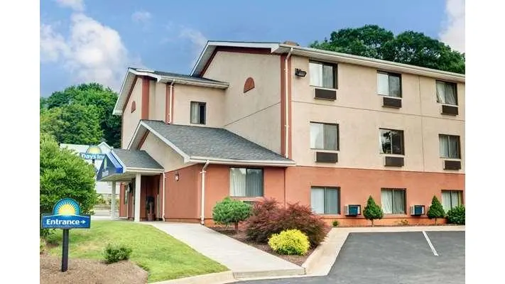 Days Inn by Wyndham Torrington