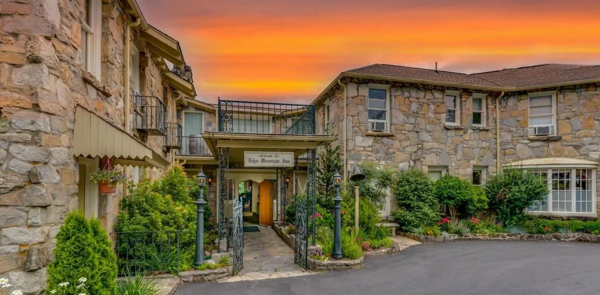 Echo Mountain Inn