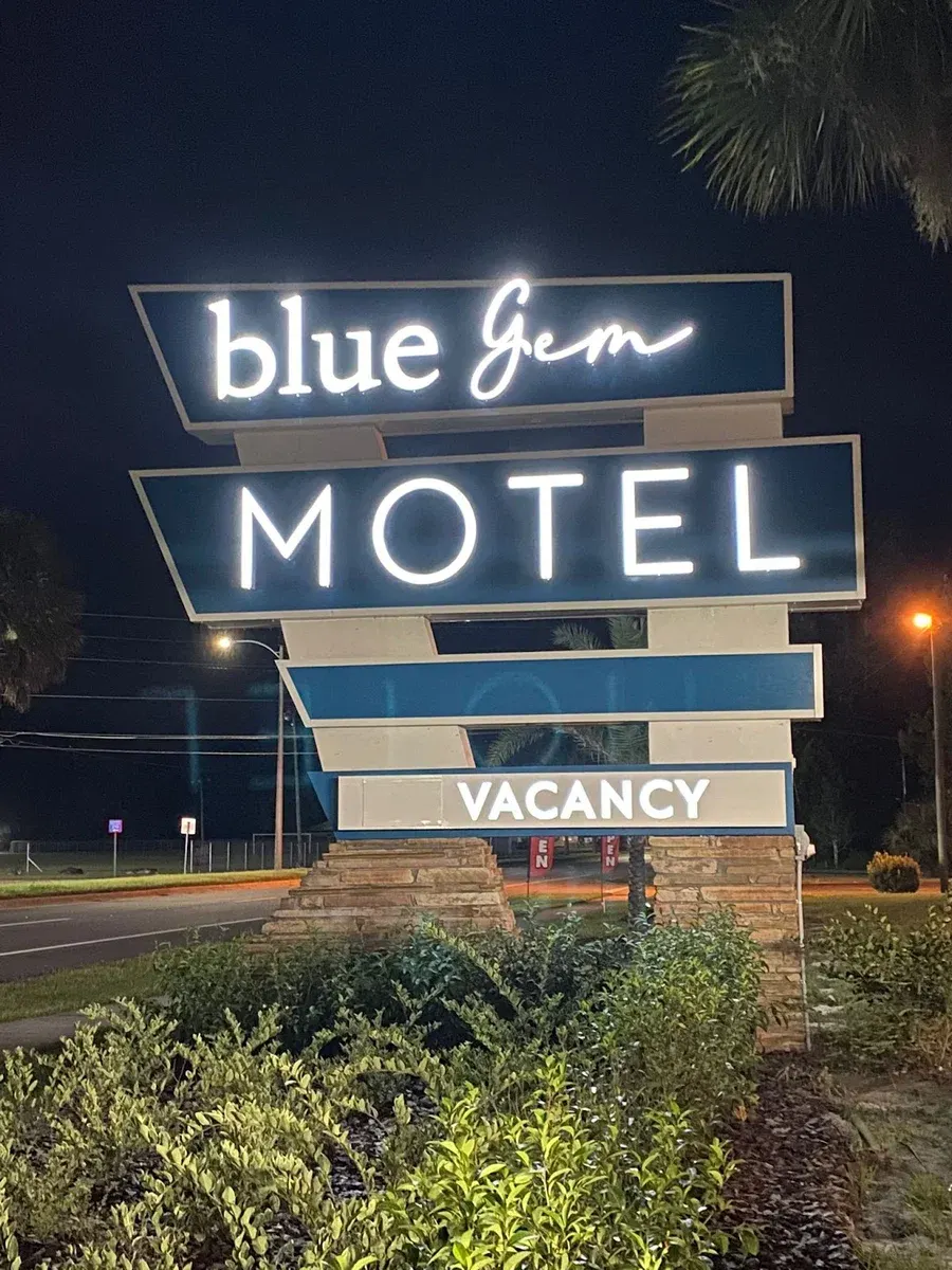 BlueGem Motel