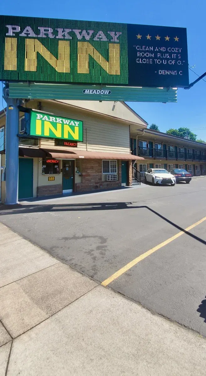 Parkway Inn