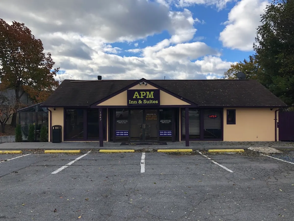 APM Inn & Suites