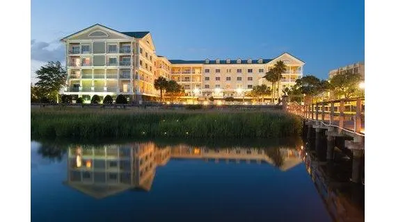 Courtyard by Marriott Charleston Waterfront