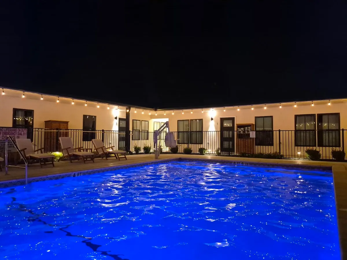 Gloria Inn And Cottages