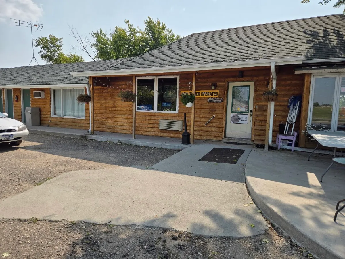 Okoboji Lodge & Lunker's Lounge
