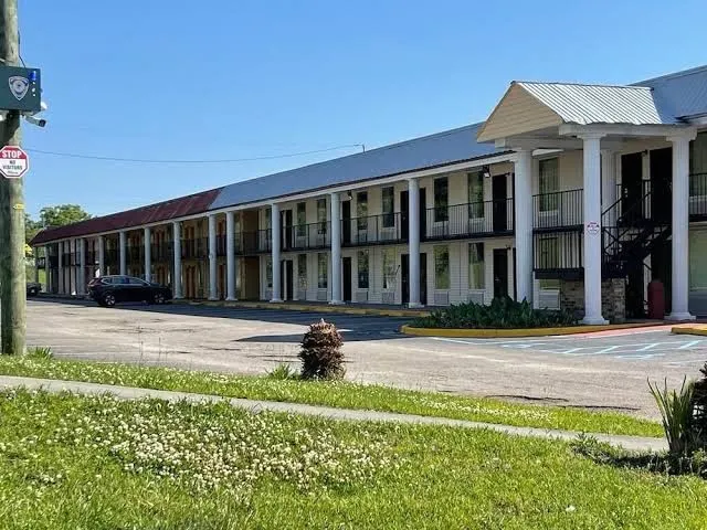 Orangeburg Inn & Suites