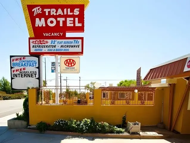 Trails Motel