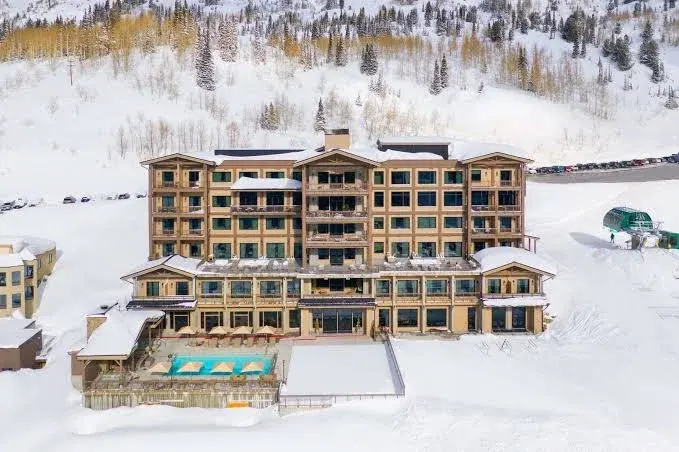 Snowpine Lodge