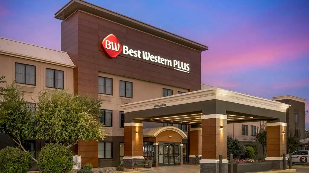 Best Western Plus Lafayette Hotel University Area