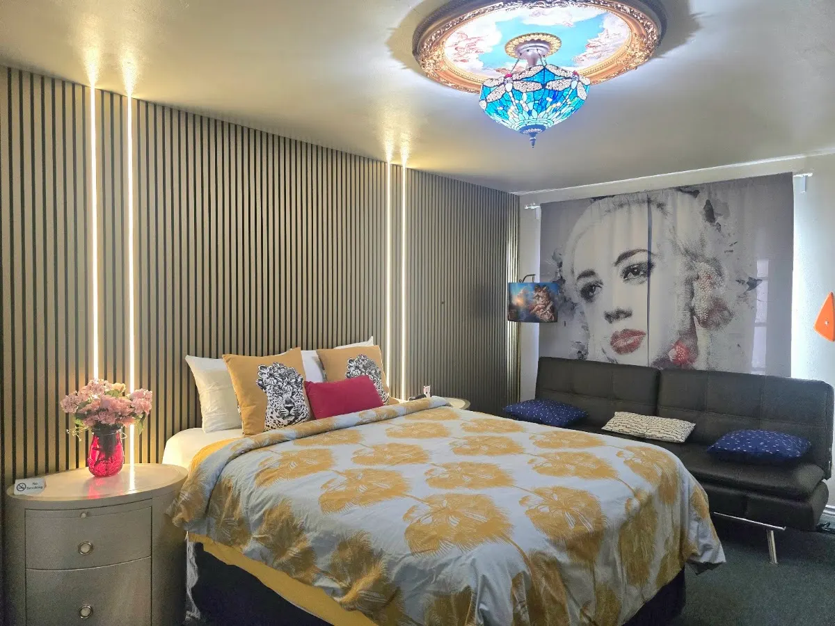 Harry's Man Cave: A Vintage Motel on the Historic 395 Route -- The New Star Motel Experience