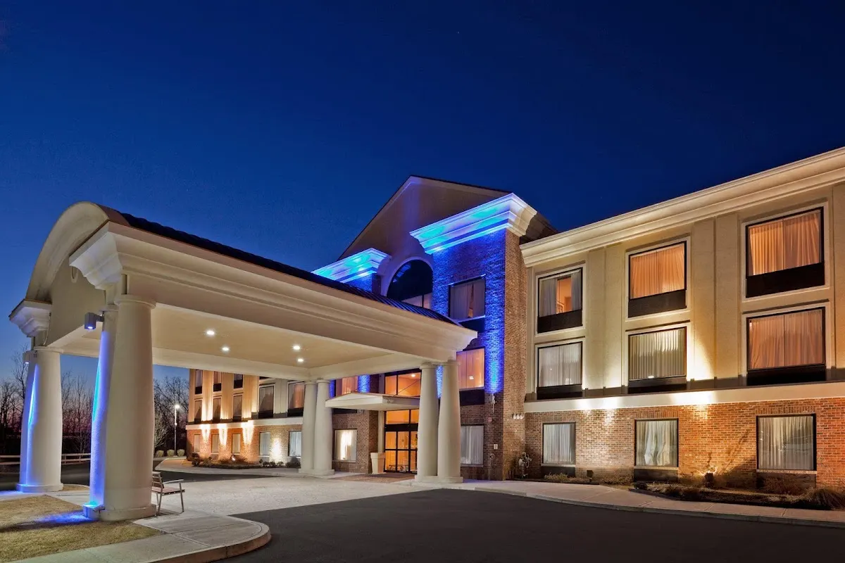 Holiday Inn Express & Suites Clifton Park by IHG