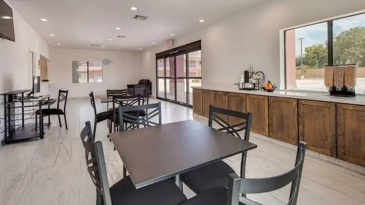 Platinum Stays Inn & Suites - Baytown, TX
