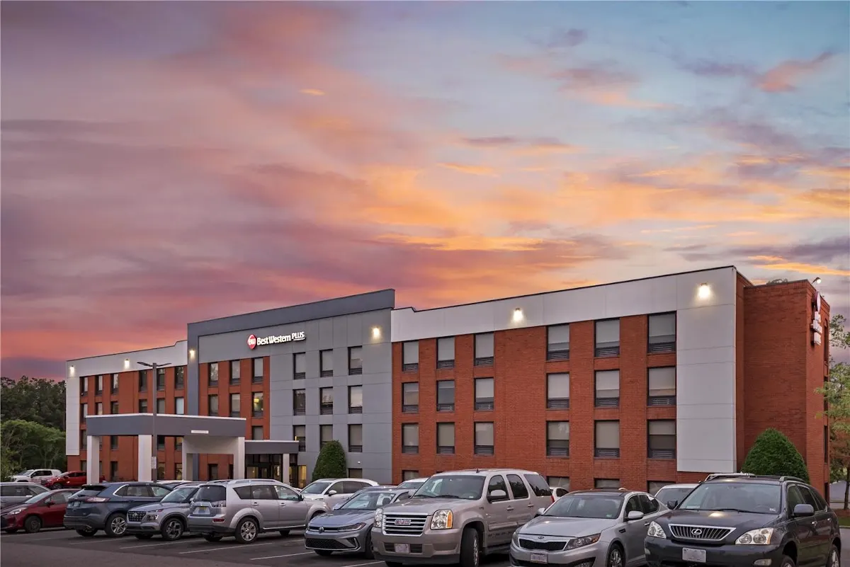 Best Western Plus Executive Hotel