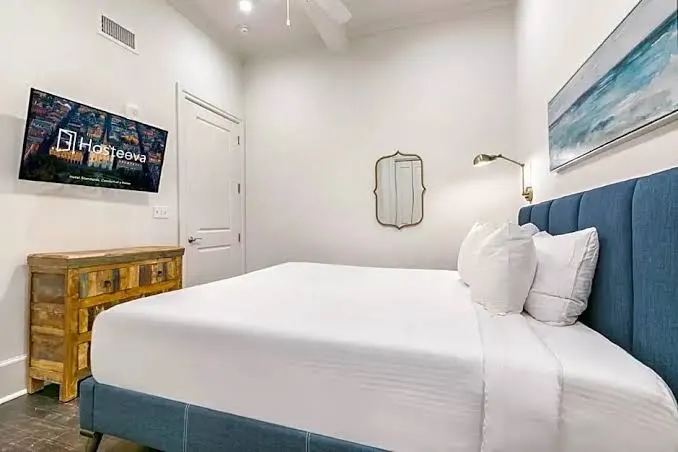 1 and 2 BR Luxury Condos Steps Away From French Quarter