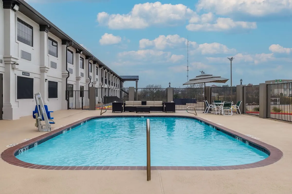Studio 6 Suites Brenham, TX