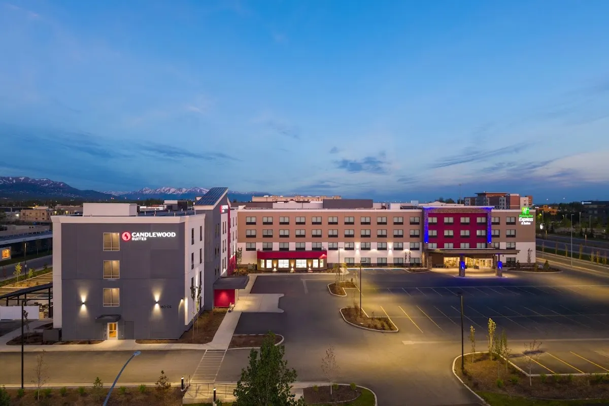 Holiday Inn Express & Suites Anchorage - Midtown by IHG