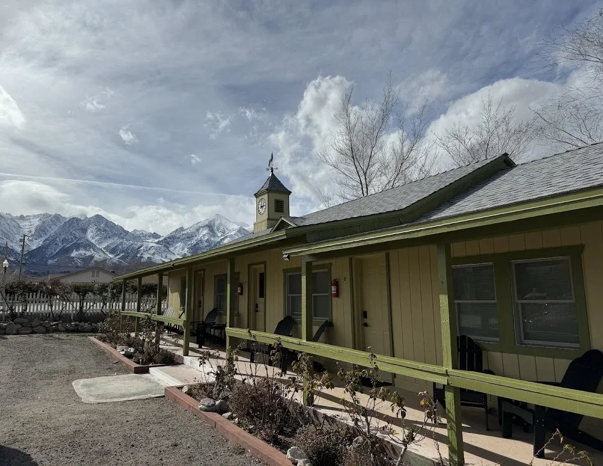 Eastern Sierra Motor Lodge