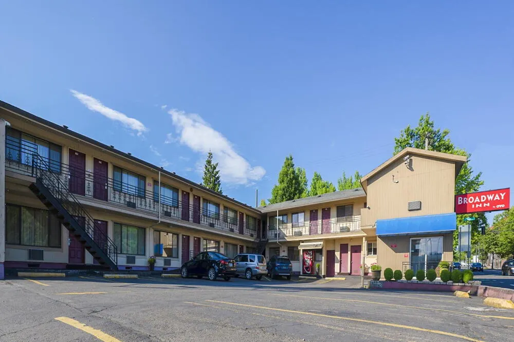 Broadway Inn Portland Motel