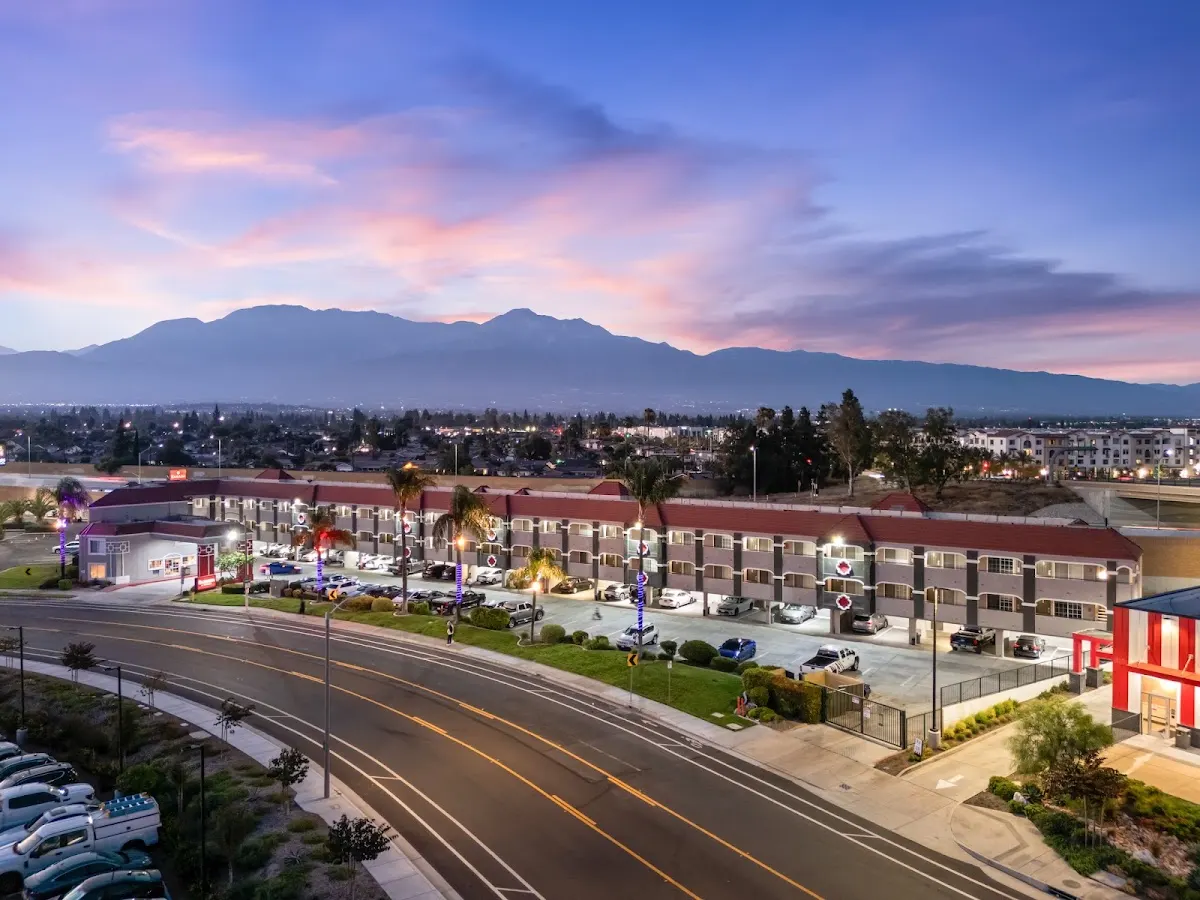 Ramada by Wyndham Ontario Airport & Convention Center
