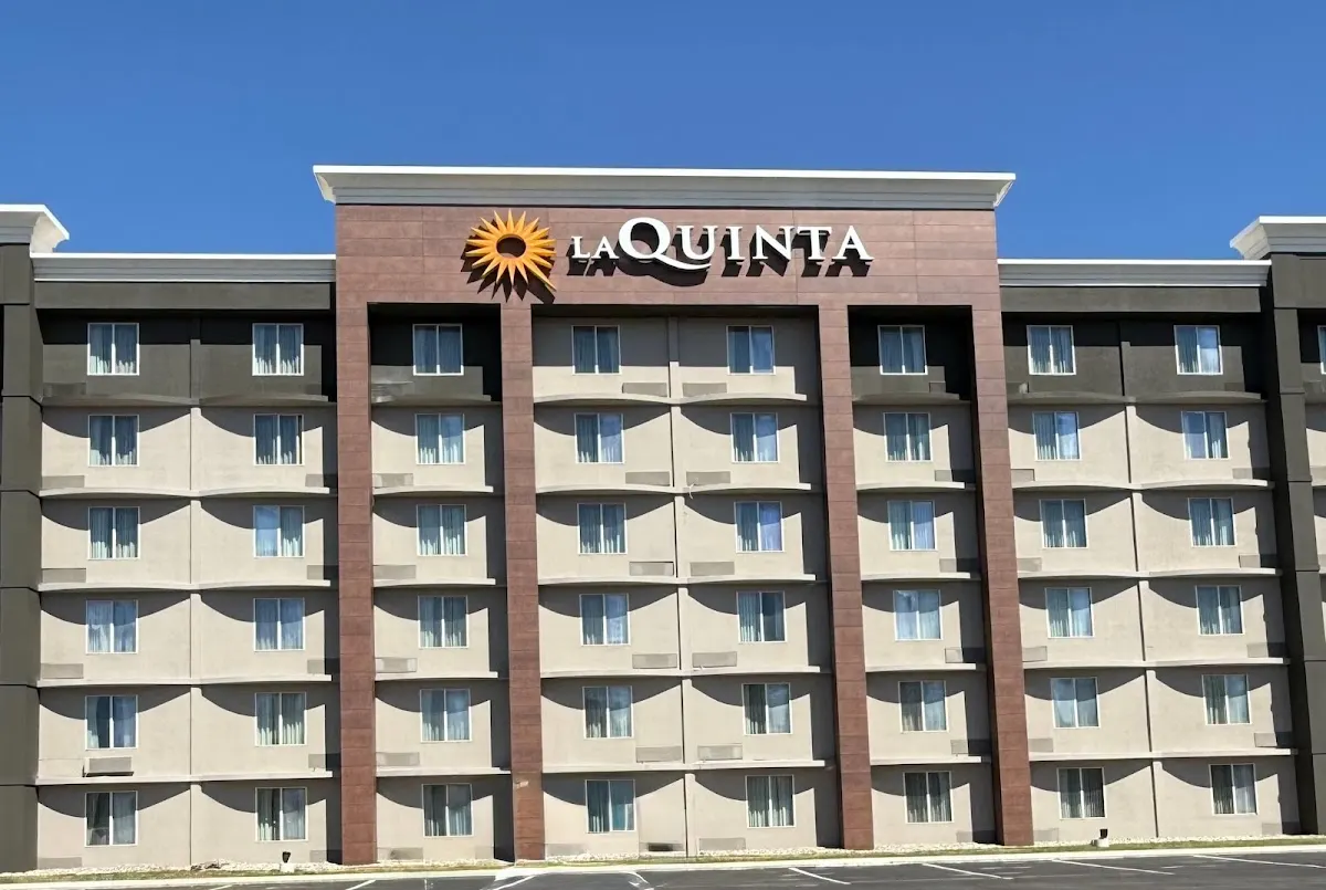La Quinta Inn & Suites by Wyndham Indianapolis South