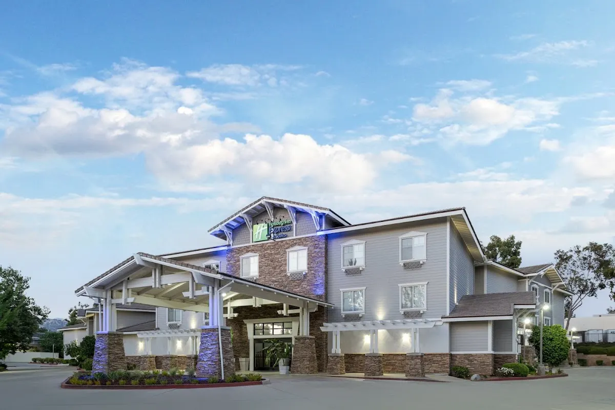 Holiday Inn Express & Suites San Dimas by IHG