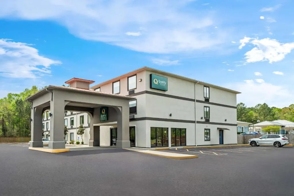 Quality Inn & Suites Biloxi - Ocean Springs