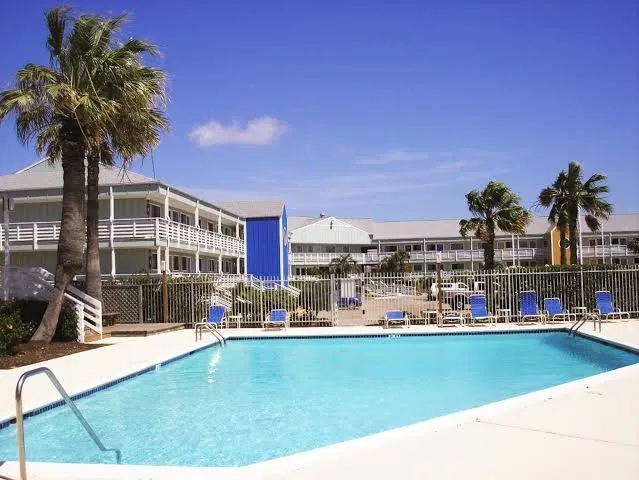 Salt & Stone Hotel & Resort