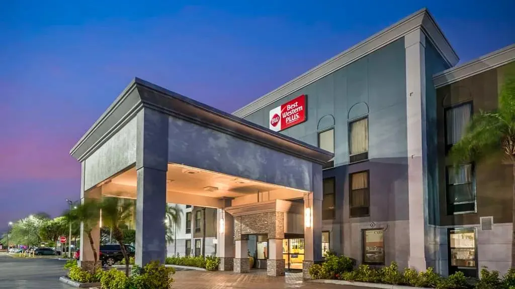 Best Western Plus Universal Inn